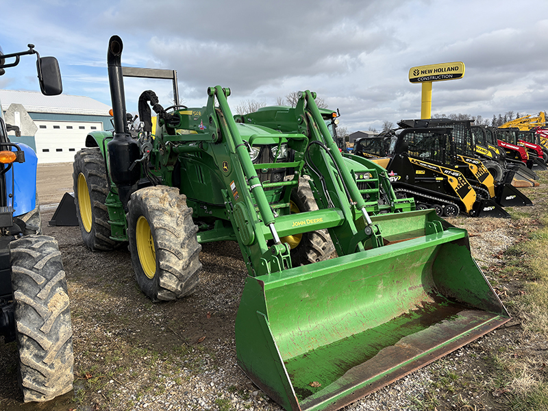 2017 JOHN DEERE 6120M TRACTOR